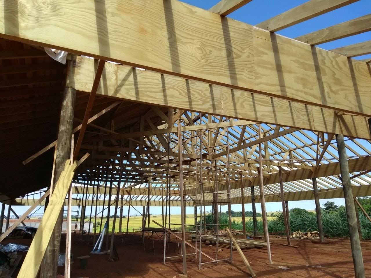 LAPORTA FECHA PARCERIA COM EMPRESA DE VIGAS LVL